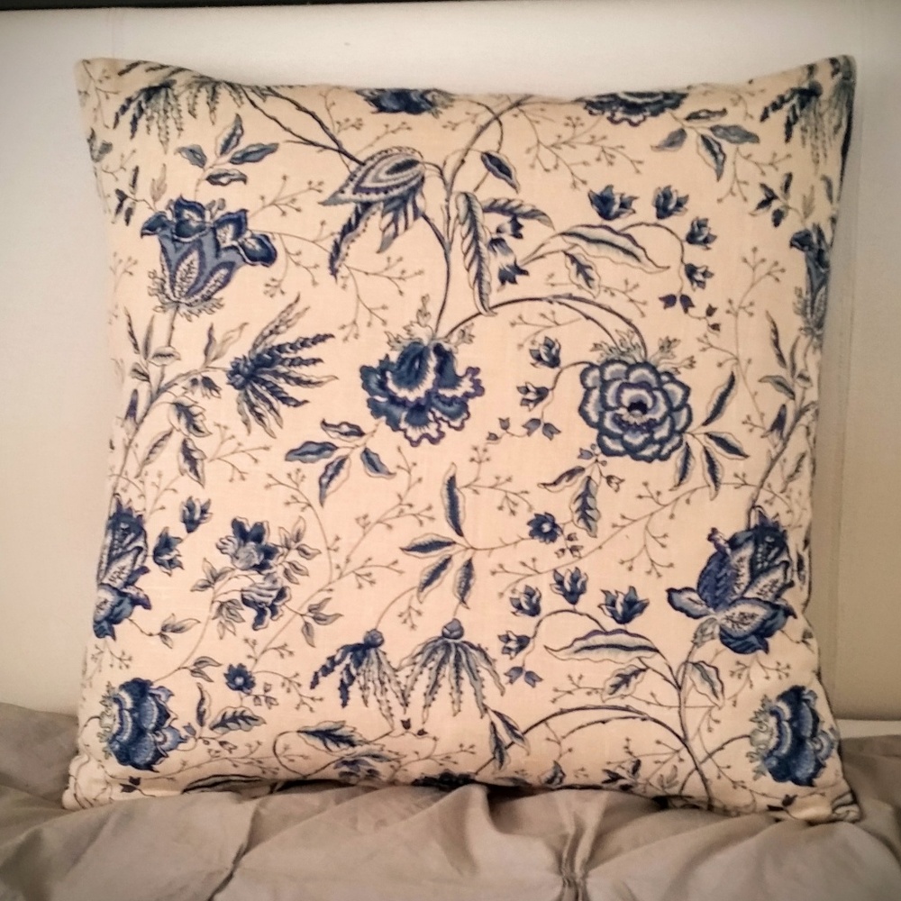 Blue Floral Print Linen Pillow Cover NWT